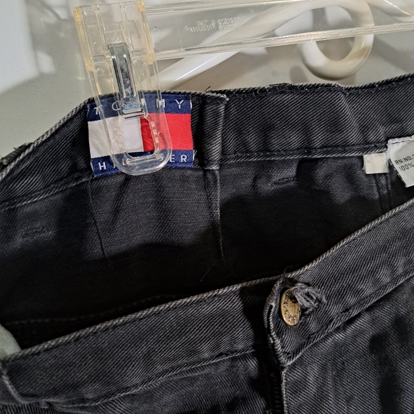 Y2K Vintage Tommy Hilifiger Black Denim Shorts Size 36 - Picture 3 of 10